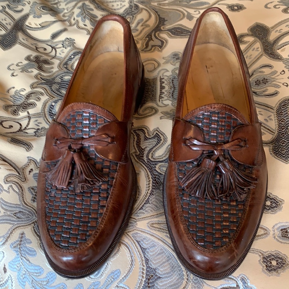 Johnston & Murphy Men’s Size 9 tasseled loafers